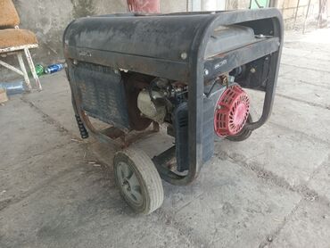 Qızdırıcı və isidicilər: Portativ benzin generatoru təkərlər və daşıma qolu ilə təchiz olunub