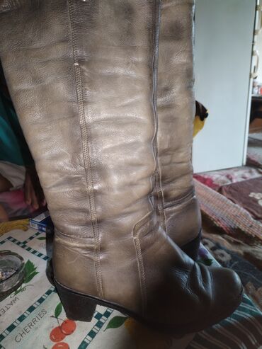 hogl obuca beograd: Br 41 kao nove crvene Nove ocuvane top Obrenovac sve 4000hiljade po