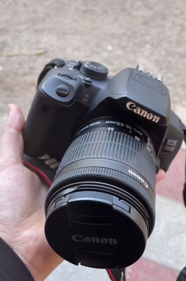 карты памяти class 4 для видеорегистратора: Зеркальная камера Canon EOS 700D с объективом Canon EF‑S 18–55mm