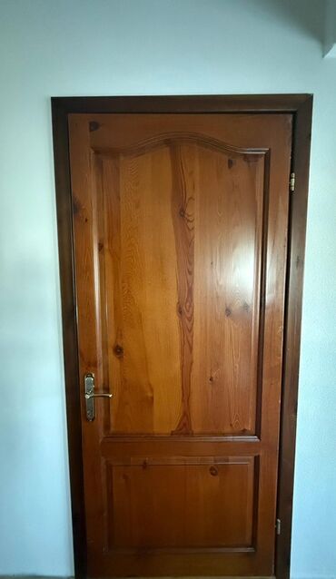 межкомнатная дверь бу: Межкомнатная глухая дверь, Дерево, Из массива дерева, Российская, цвет - Коричневый, 2000 * x 90 см, Б/у