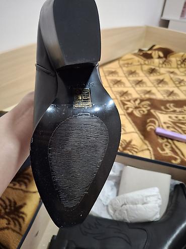 Čizme: Kožne kaubojke – crne - Model: ženske kaubojke sa špicastim vrhom - — 6