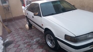 Mazda: Mazda 626: 1988 г., 2 л, Механика, Бензин, Седан