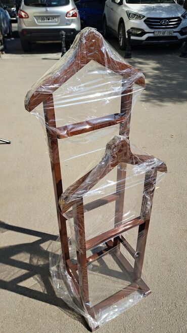 сушилка для белья на роликах: Taxta paltar asqısı – “valet stand” - Material: tam taxta karkas