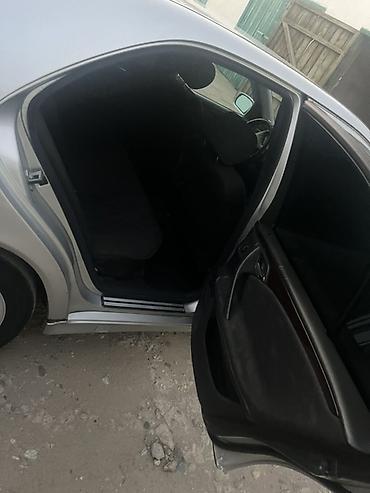 выбор номера о: Mercedes-Benz E-Class: 1999 г., Седан — 4