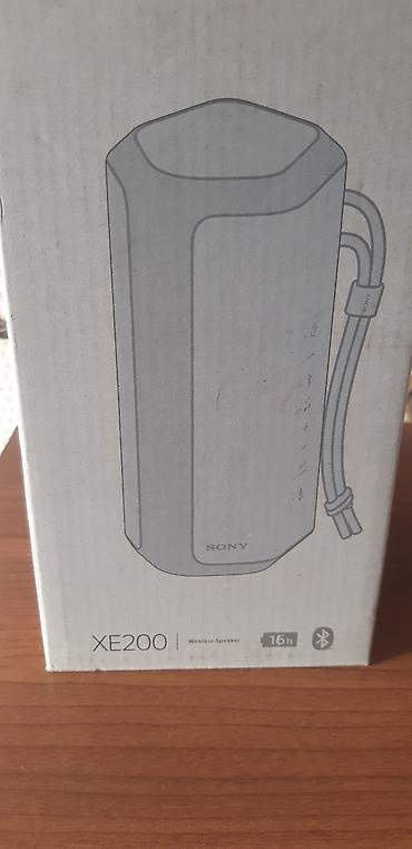 Dinamiklər və kolonkalar: Sony portativ Bluetooth dinamik. Qara rəngli, müasir və minimal — 5
