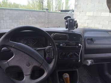 volkswagen iltis: Volkswagen Vento: 1993 г., 1.6 л, Механика, Бензин, Седан