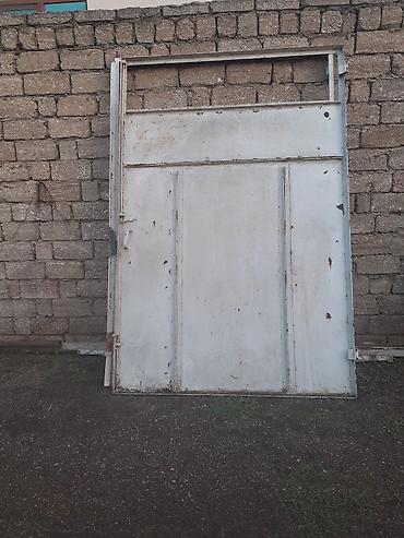 otag qapi: Dəmir qapı 
eni 4 m. hündürlüyü 3m — 2