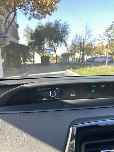 lexus 560: Toyota Prius: 2020 г., 1.8 л, Вариатор, Гибрид, Хэтчбэк — 10