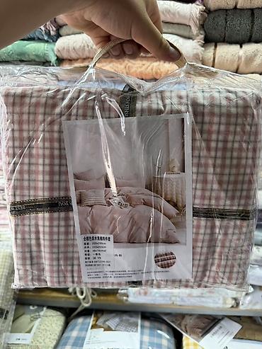 bed sheets: Комплект постельного белья в клетку - Формат: набор в фирменной — 10