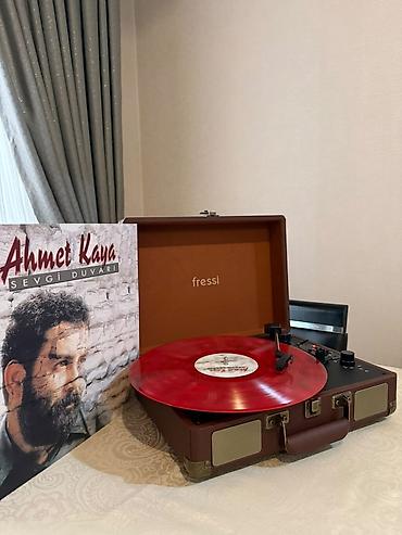 Qrammofon və patefonlar: Məhsul: Fressi Retro Turntable – portativ pikap Xüsusiyyətlər: - — 3
