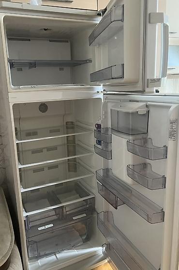 su dispanseri: İşlənmiş 2 qapılı Beko Soyuducu Satılır, rəng - Gümüşü, Dispenserli — 2