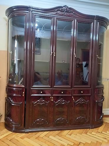 Klassik vitrinli bufet dolabı - Material: ağac əsaslı massiv korpus lalafo.az -da Klassik vitrinli bufet dolabı - Material: ağac əsaslı massiv korpus
