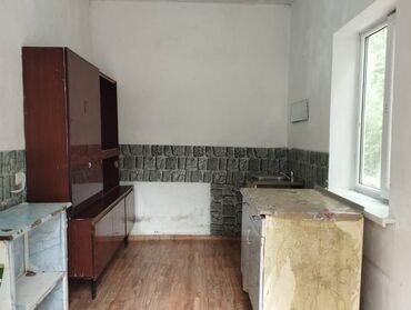Долгосрочная аренда домов: 38 м², 2 комнаты, Утепленный, Бронированные двери, Парковка