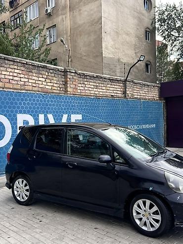 Honda: Honda Fit: 2003 г., 1.5 л, Автомат, Бензин, Хэтчбэк — 10