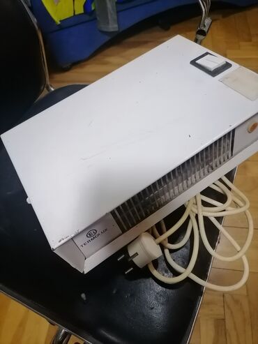 Kaloriferi: Grejalica duvaljka 2000 w ispravna Ei Niš Jugoslavija. Ima kabla oko na lalafo.rs — 11 Kaloriferi: Grejalica duvaljka 2000 w ispravna Ei Niš Jugoslavija. Ima kabla oko — 11