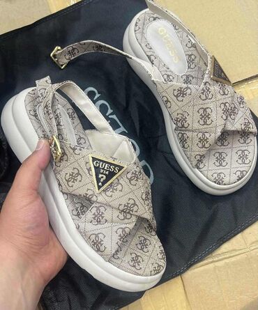 papuce sa rupicama: Sandale, Guess