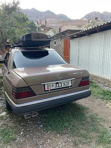 разбор ваз 2115: Mercedes-Benz W124: 1994 г., 2 л, Автомат, Бензин, Седан — 4