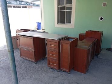 metbex ucun qaz sobalari: Metbex mebeli
90azn
Saray qes 9525 leli