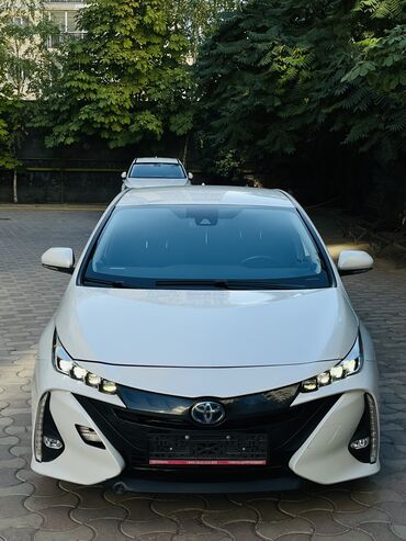 Toyota: Toyota Prius: 2020 г., 1.8 л, Автомат, Гибрид, Седан