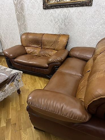 Klassik üslubda 2 hissəli dəri mebel dəsti. - Tərkib: 3 nəfərlik