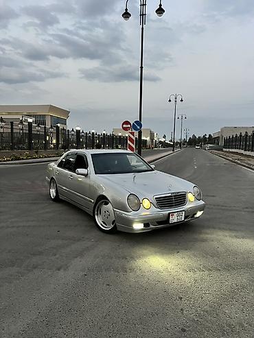 x class: Mercedes-Benz E-Class: 2000 г., 4.3 л, Автомат, Бензин, Седан — 2