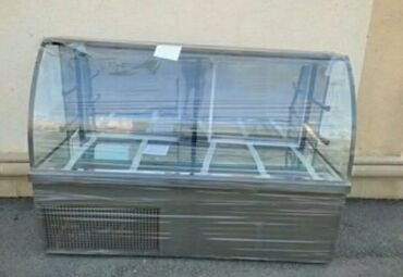 Divan və kreslo dəstləri: Vitrin soyuducu Uzunluğu 185 Eni 65 Hündürlüyü 130 3 mərtəbəli 2
