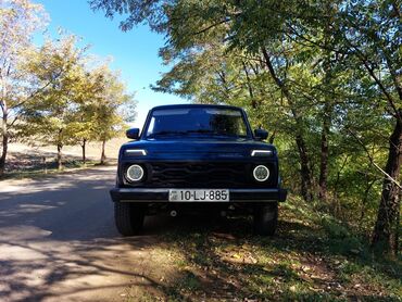 masin aksesuar: VAZ (LADA) 4x4 Niva: 1.6 l | 2015 il 26655 km Sedan