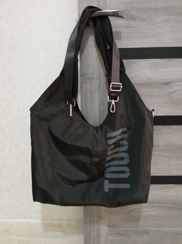 Сумки: Новая объемная сумка-шоппер, есть плечевой ремень, в шикарном