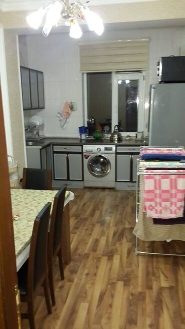 Uzunmüddətli kirayə mənzillər: Binəqədi rayonu 9-cu mikrarayonda leyla sadliq evine yaxin 18 — 2