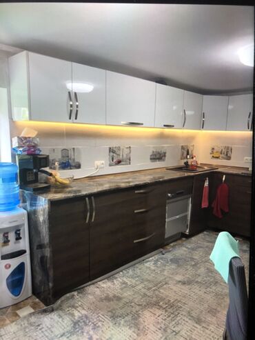 Продажа домов: Дом, 200 м², 5 комнат, Собственник — 14