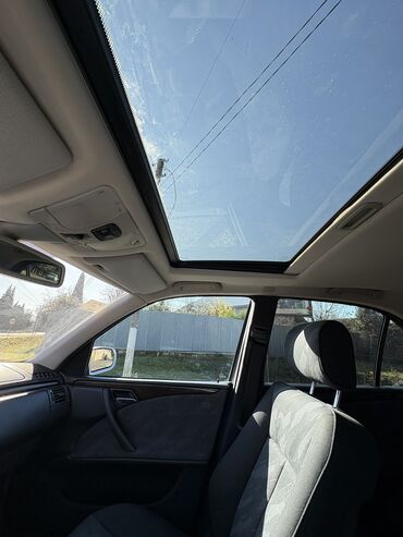 Mercedes-Benz: Mercedes-Benz E 240: 2.4 l | 2000 il Sedan — 14