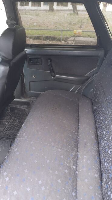 VAZ (LADA): VAZ (LADA) 21099: 1.5 l | 1998 il Sedan — 4