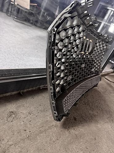 Решетки радиатора: Решетка радиатора Audi 2017 г., Б/у, Оригинал — 10