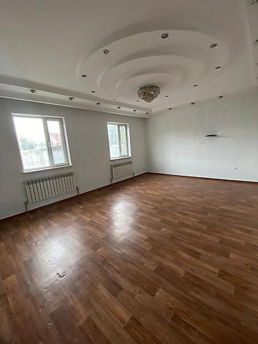 Продажа коттеджей и домов: Продаётся жилой дом с участком. Особенности дома: - Один этаж плюс — 2