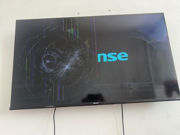 скупка компьютерных комплектующих: Телевизор Hisense с плоским экраном и черной рамкой. Подходит на