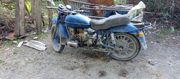 Moto geyim: Sovet istehsalı klassik yan qoşqulu motosiklet Xüsusiyyətlər: - 3