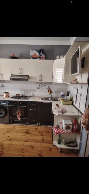 Həyət evləri və villaların satışı: Satılır: həyət evi - Tiplər: 1 mərtəbəli fərdi yaşayış evi, kürsülü — 15