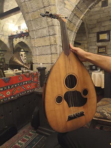ukulele: Məhsul: Ud (şərq simli musiqi aləti) Təsvir: - Klassik armud formalı — 3