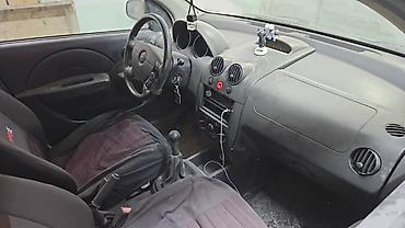 машины с российскими номерами: Chevrolet Aveo: 2005 г., Механика, Бензин, Хэтчбэк — 3