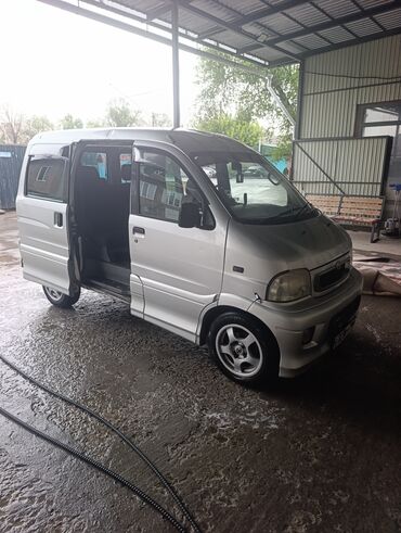 полик на камри: Toyota : 2001 г., 1.3 л, Автоматические, Бензин, Минивэн
