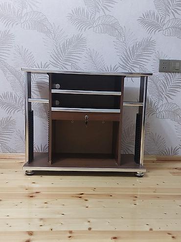 TV üçün stol/stand - Material: laminat ağac panel və metal rqafik
