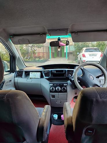 voxy: Toyota Voxy: 2002 г., Автомат, Бензин, Минивэн — 2
