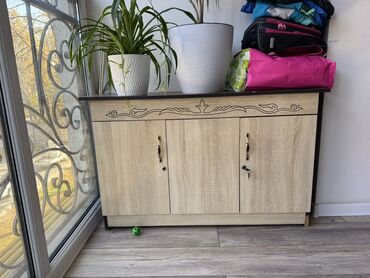 расточный шкаф: Кийимдер үчүн тумба, Күзгүсүз, ЛДСП, түсү - Күрөң