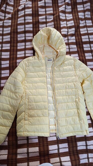sarı rəngli kişi gödəkçəsi: Vetrovka kurtka, PULL&BEAR, S (EU 36)