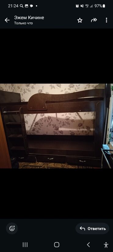 бортики в кроватки с: Двухъярусная кровать из ЛДСП в теплых древесных оттенках
