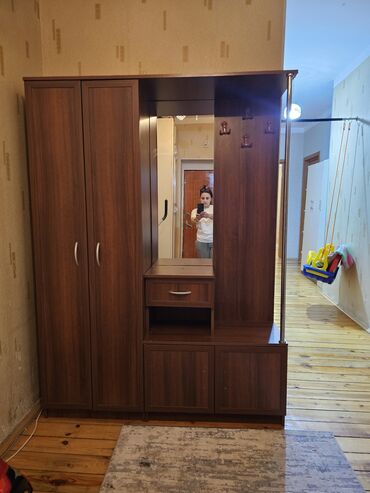 Обувница, Б/у, 2 двери, Распашной, Прямой шкаф, Азербайджан