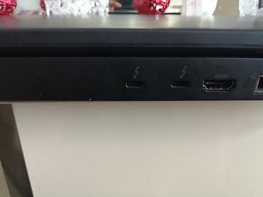 lenova thinkpad: Lenovo ThinkPad noutbuku (ThinkPad loqosu görünür). Geniş port seçimi — 3