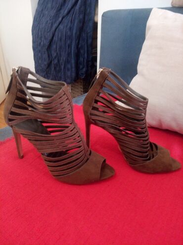 braon kozne sandale broj pitajte: Sandale, Zara, 40