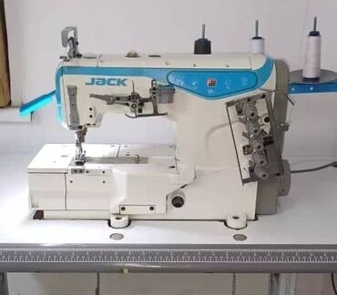 петельный машинка: Швейная машина Jack, Распошивальная машина