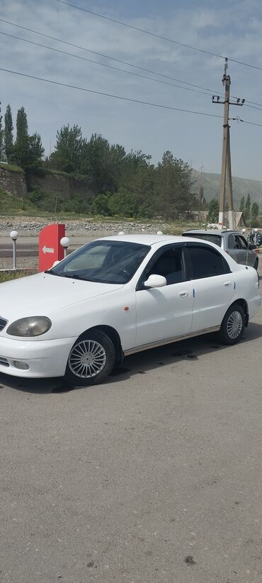 хундай елентро: Daewoo Lanos: 2001 г., 1.5 л, Механика, Бензин